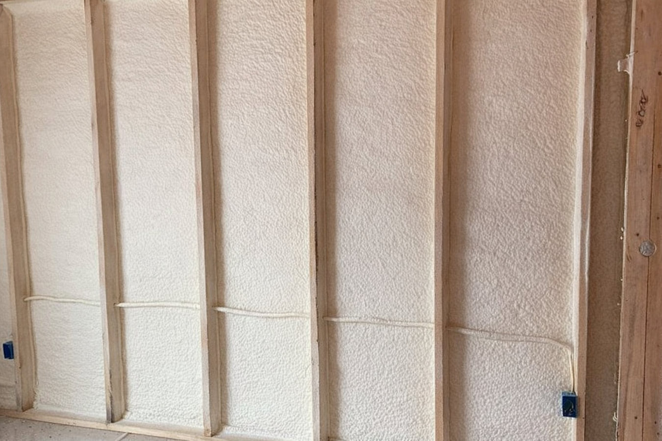 Closed-cell foam insulation